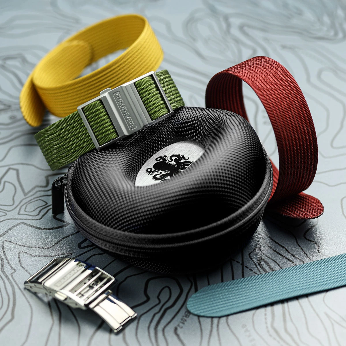 OCTOPOD Zip Up Doughnut Watch Case - Black 5 OCTOPOD Zip Up Doughnut Watch Case - Black - Image 3