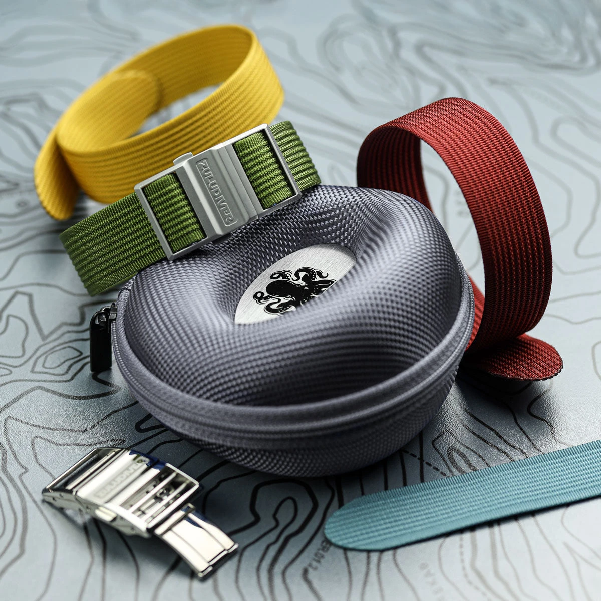 OCTOPOD Zip Up Doughnut Watch Case - Grey 5 OCTOPOD Zip Up Doughnut Watch Case - Grey - Image 3