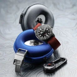 OCTOPOD Zip Up Doughnut Watch Case - Blue 10 OCTOPOD Zip Up Doughnut Watch Case - Blue -Zuludiver Watch Straps Store OCT JUE EVA Octopod Doughnut Case LS Tudor FXD1