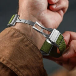 OctoPod MK3 Buckle - Full Mirror Polish 20 OctoPod MK3 Buckle - Full Mirror Polish -Zuludiver Watch Straps Store Sandblasted OctoPod Buckle Green HydraRib WS open2