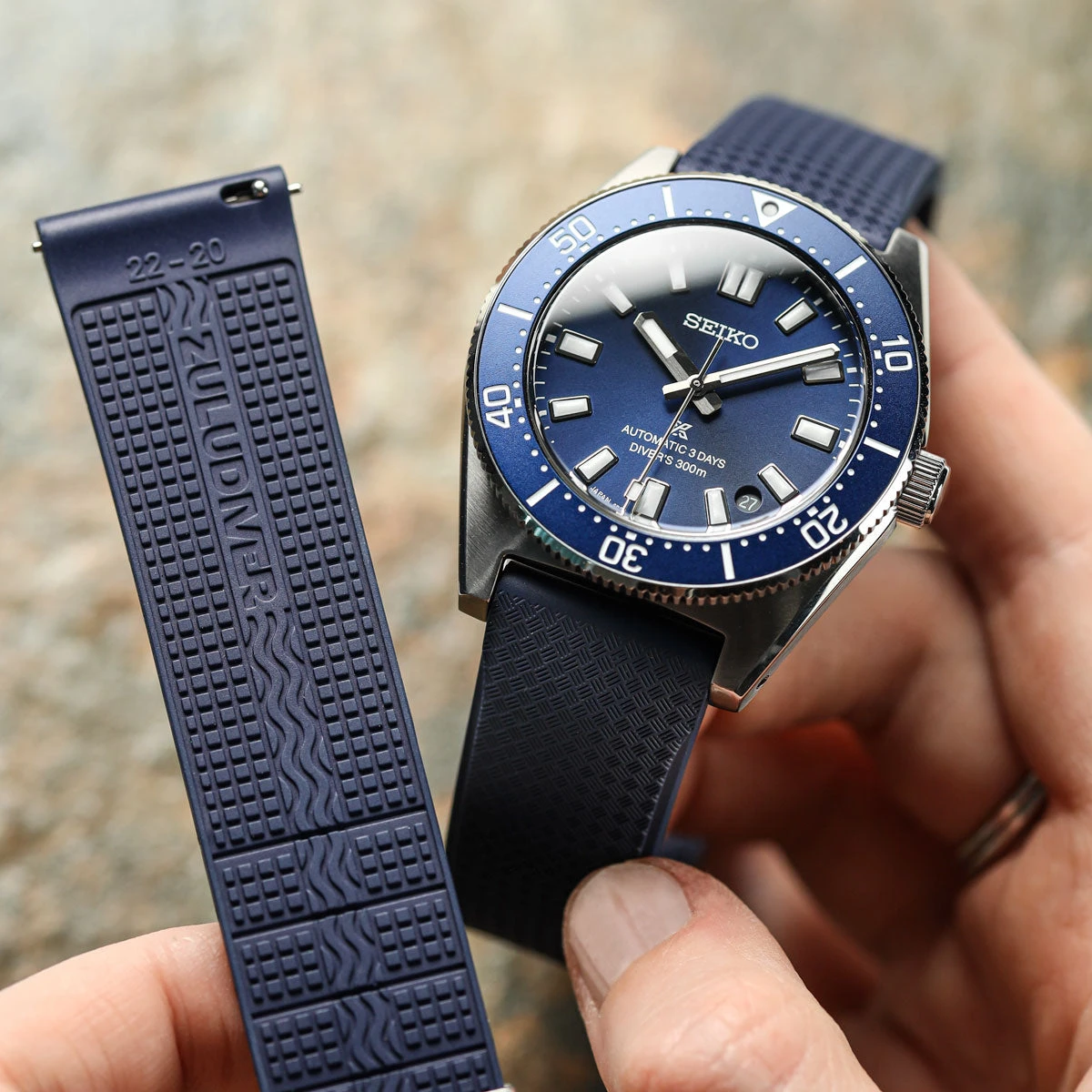 Tsunami MK2 Rubber Deployant Watch Strap - Abyss Black 17 Tsunami MK2 Rubber Deployant Watch Strap - Abyss Black - Image 15